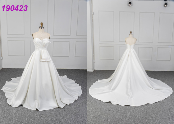 Beautiful Bridal Wear Satin Material Strapless Wedding Ball Gown For Women