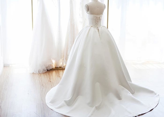 Luxury Girls White Strapless Ball Gown / Beautiful Simple Satin Wedding Dresses