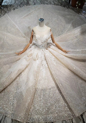 O - Neck Sleeveless Handmade Bridal Ball Gowns Special Dress For Wedding Function
