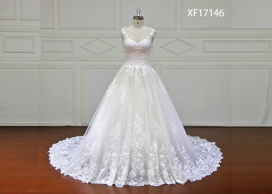 Abiti di palla nuziali del pizzo sbalorditivo dell'organza con colore bianco senza spalline del treno lungo
