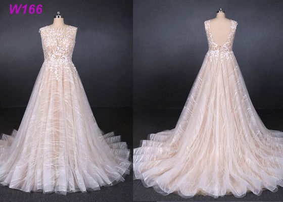 Linee di Tulle degli zecchini senza maniche femminili con ampia scollatura sulla schiena sexy del vestito da sposa e forme luminose di 